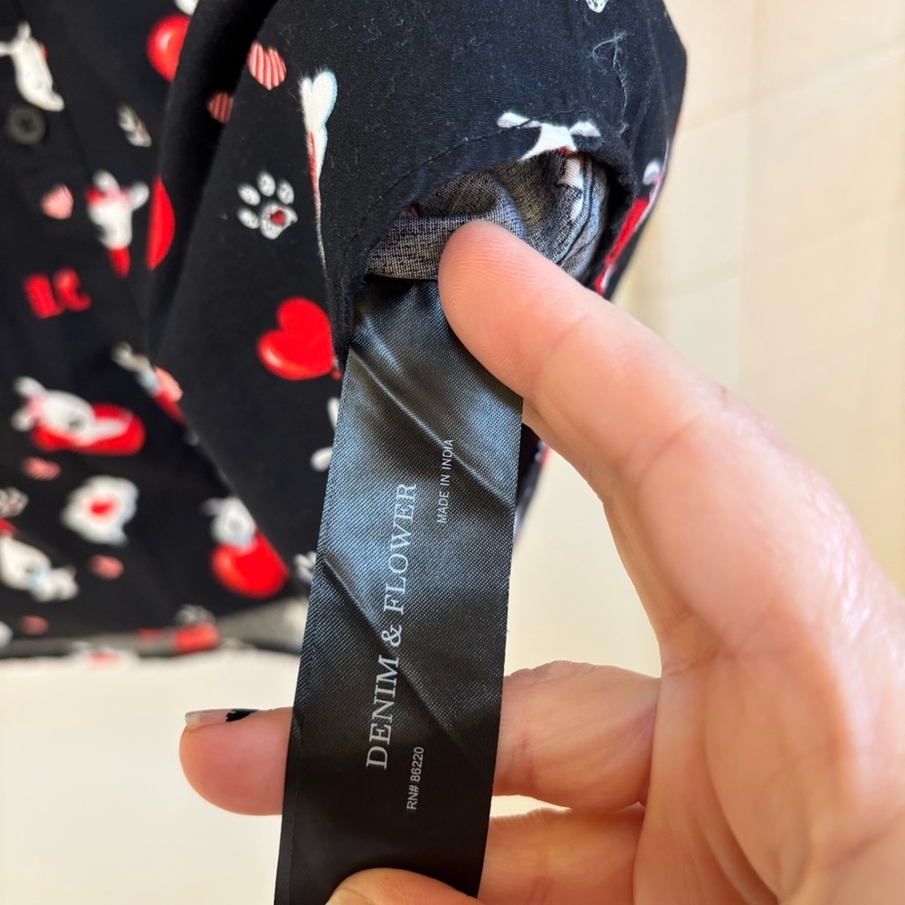NWT Denim & Flower Unisex Black Short Sleeve Button Down Shirt Size XL Dog Love - Picture 9 of 13